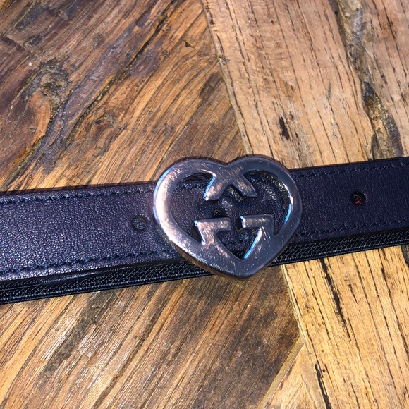 Children’s Gucci Heart Shaped Interlocking G Web Belt - Picture 2 of 5